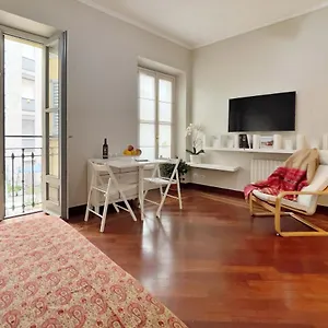  Appartamento Chic 1bdr With Shared Terrace Steps From Duomo By Rentopolis